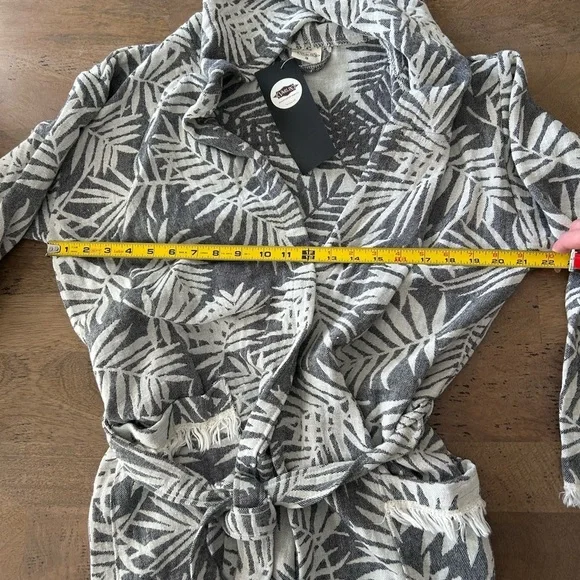 Boho Robe or Cover-Up Size Small NWT - Picture 7 of 7